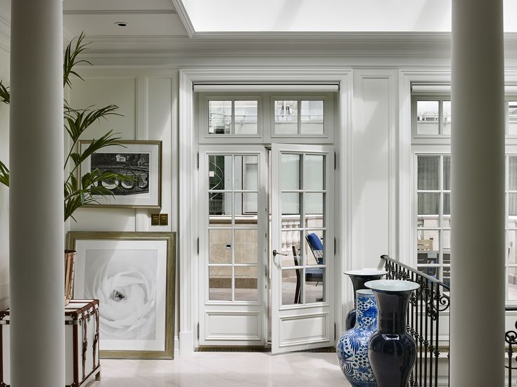 Noble Row Фото 11527